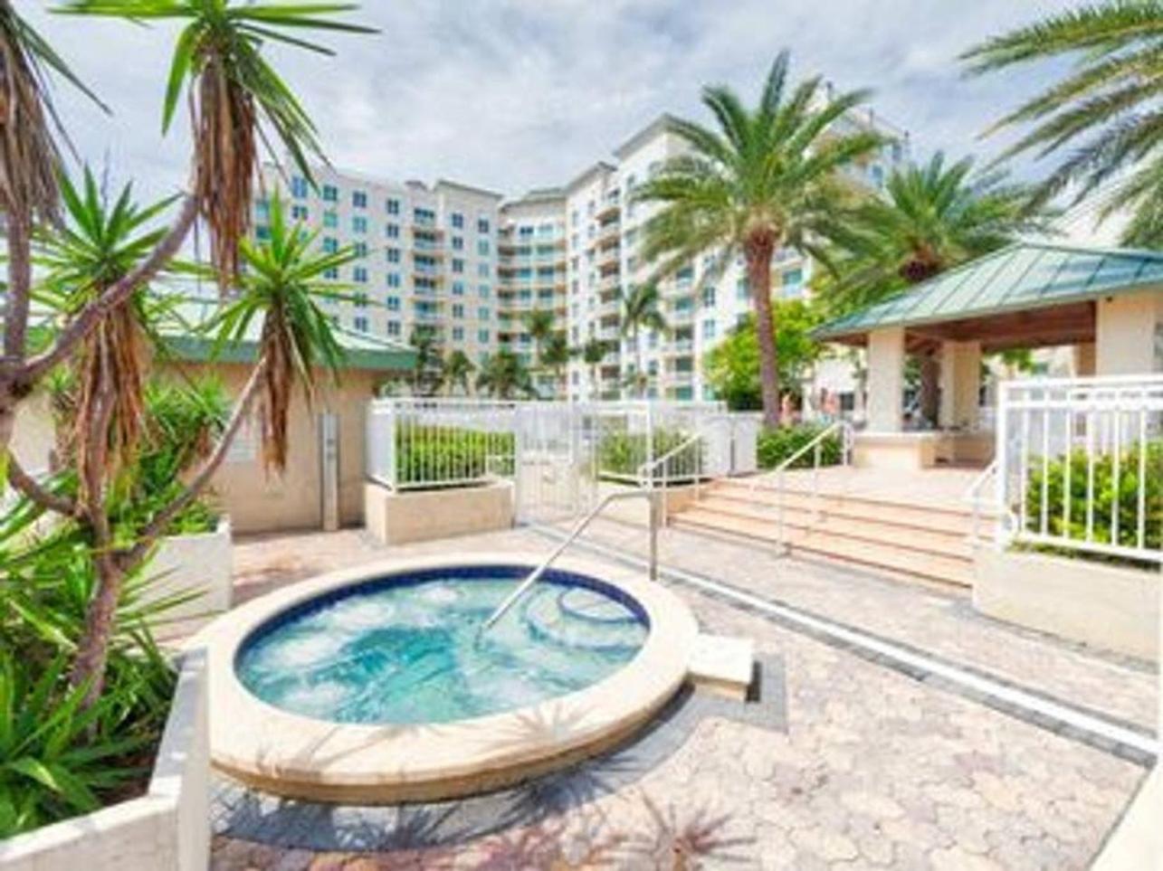 Apartment In Casa Costa Condo!Beach Pass Included Бойнтън Бийч Екстериор снимка