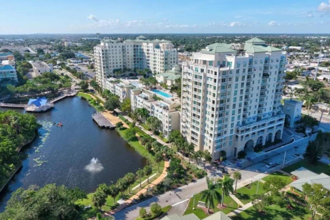 Apartment In Casa Costa Condo!Beach Pass Included Бойнтън Бийч Екстериор снимка