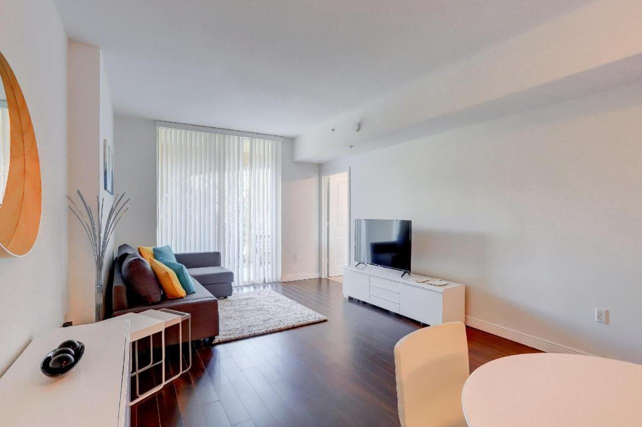 Apartment In Casa Costa Condo!Beach Pass Included Бойнтън Бийч Екстериор снимка