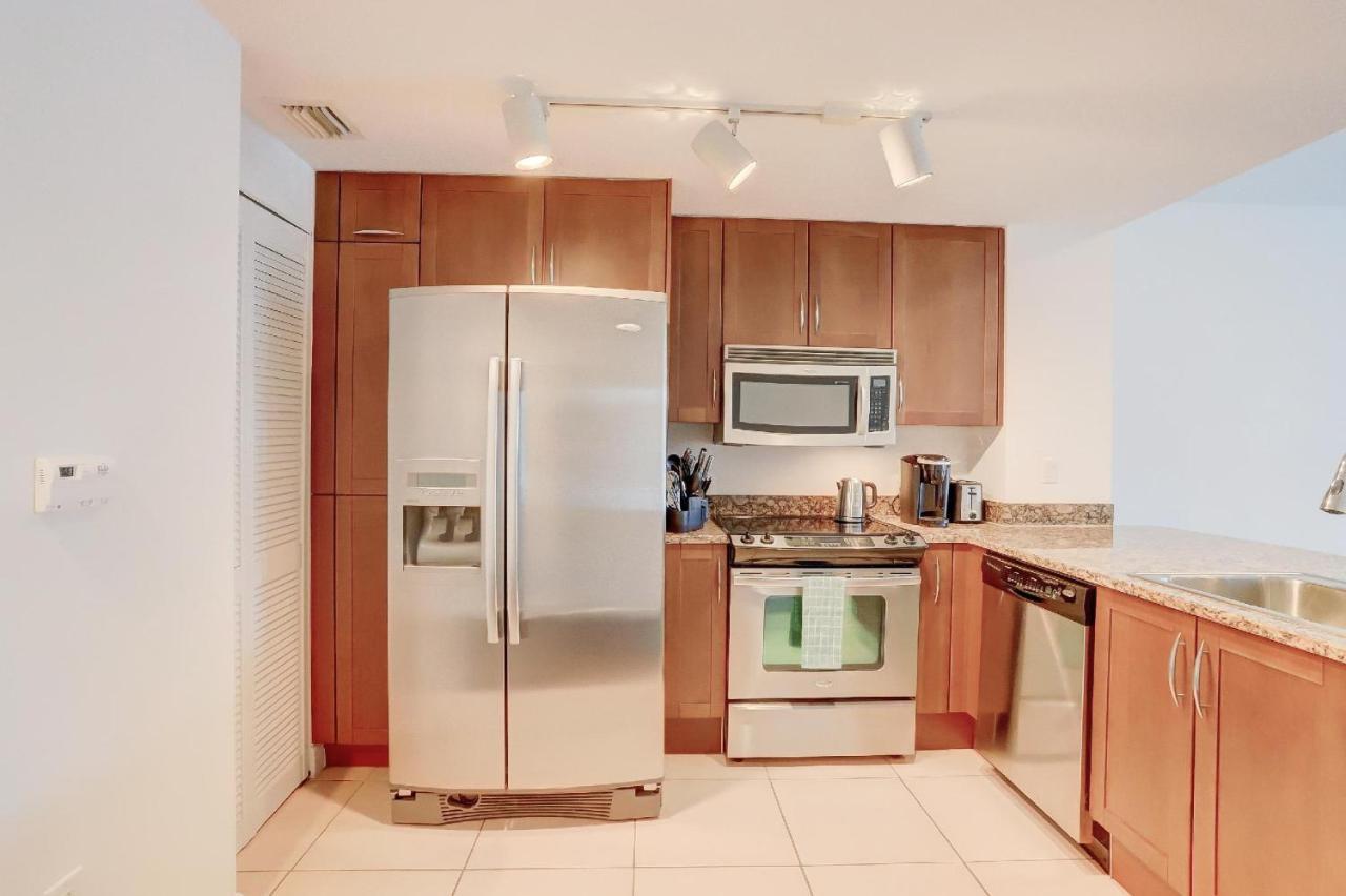 Apartment In Casa Costa Condo!Beach Pass Included Бойнтън Бийч Екстериор снимка