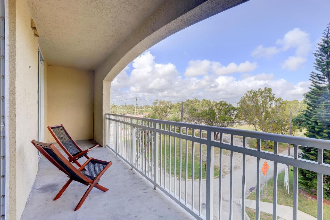 Apartment In Casa Costa Condo!Beach Pass Included Бойнтън Бийч Екстериор снимка
