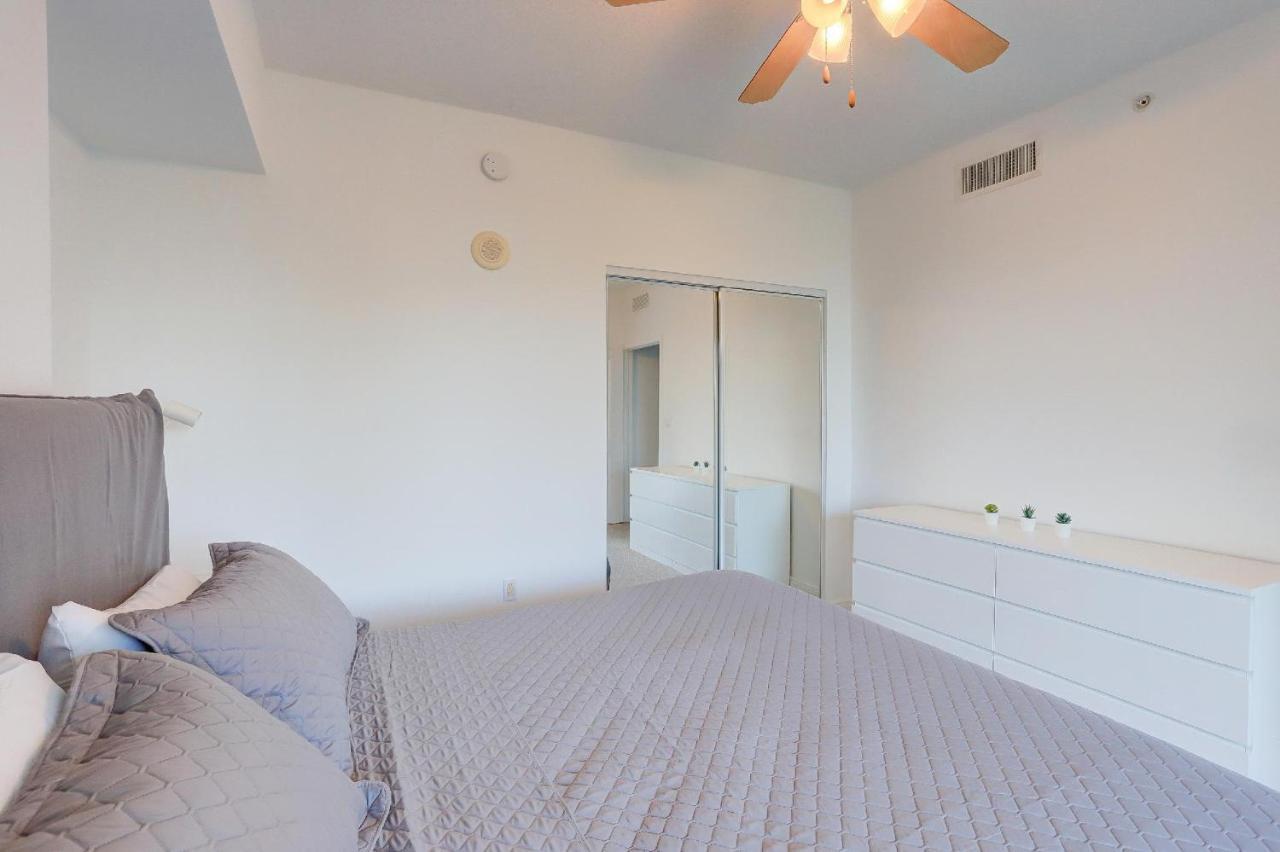 Apartment In Casa Costa Condo!Beach Pass Included Бойнтън Бийч Екстериор снимка