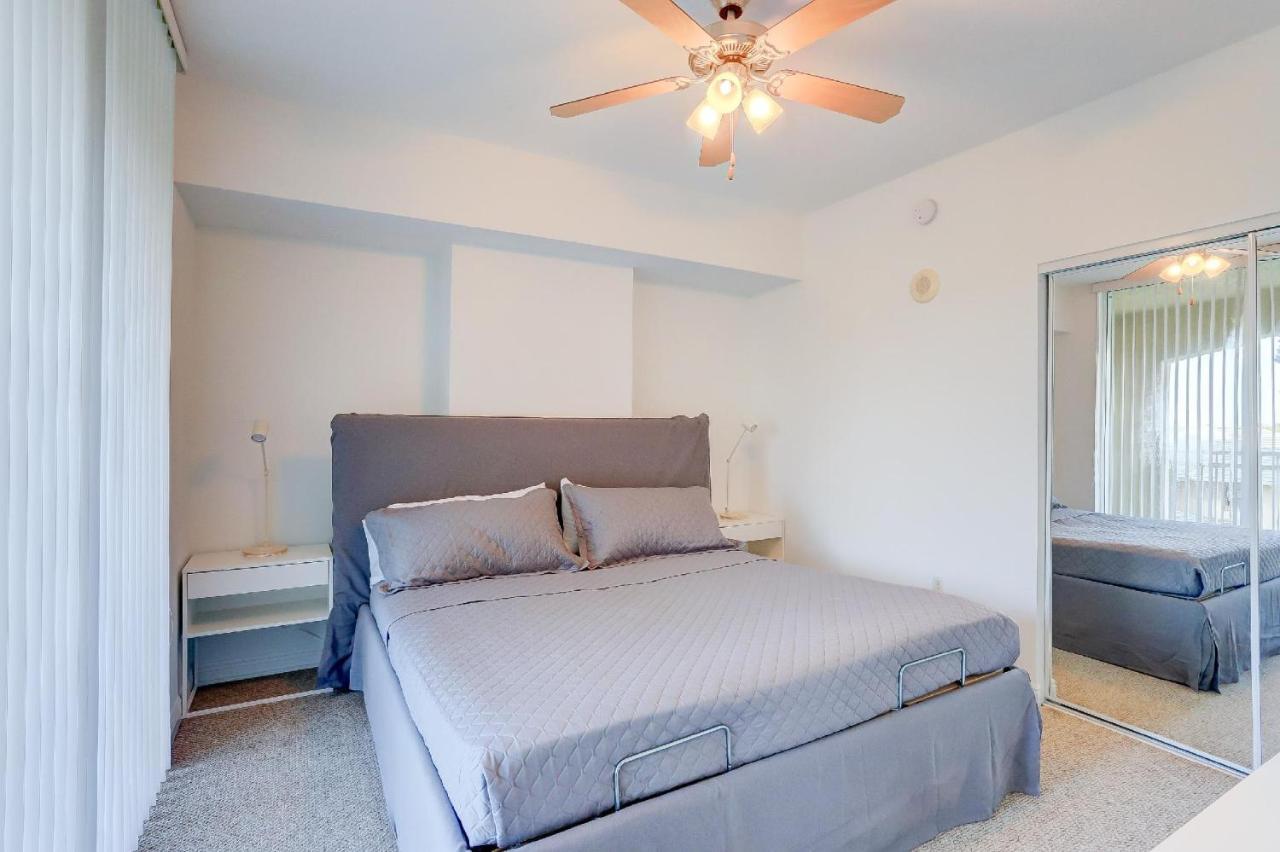 Apartment In Casa Costa Condo!Beach Pass Included Бойнтън Бийч Екстериор снимка